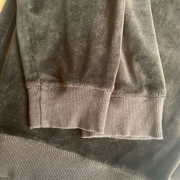 Cable and gauge Solid Velour Black Sweatshirt - Picture 2 of 5